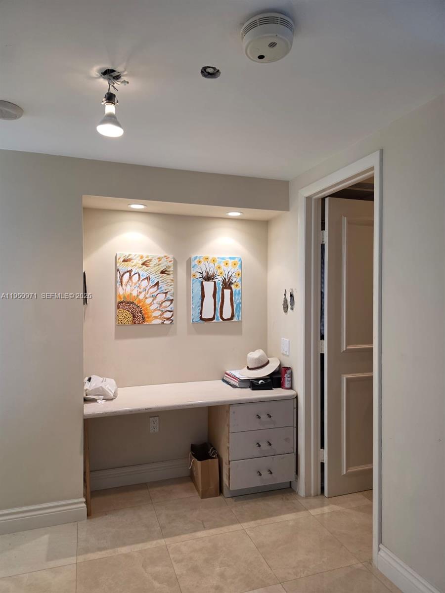 2402 3 / 3 2130 sq. ft. $ 2026-01-22 0 Photo