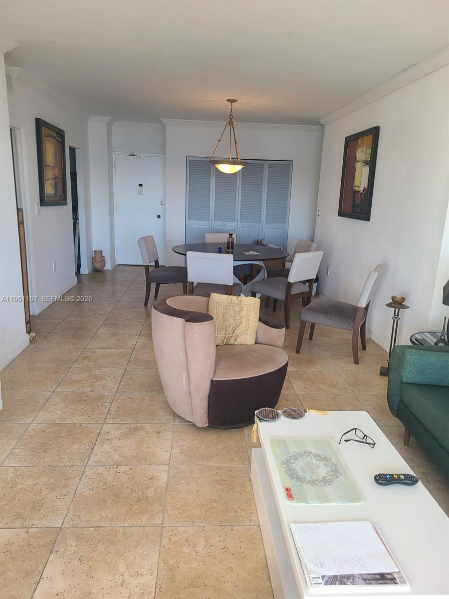 Ver detalles 318 1 / 1 762 sq. ft. $ 2026-02-07 0 foto