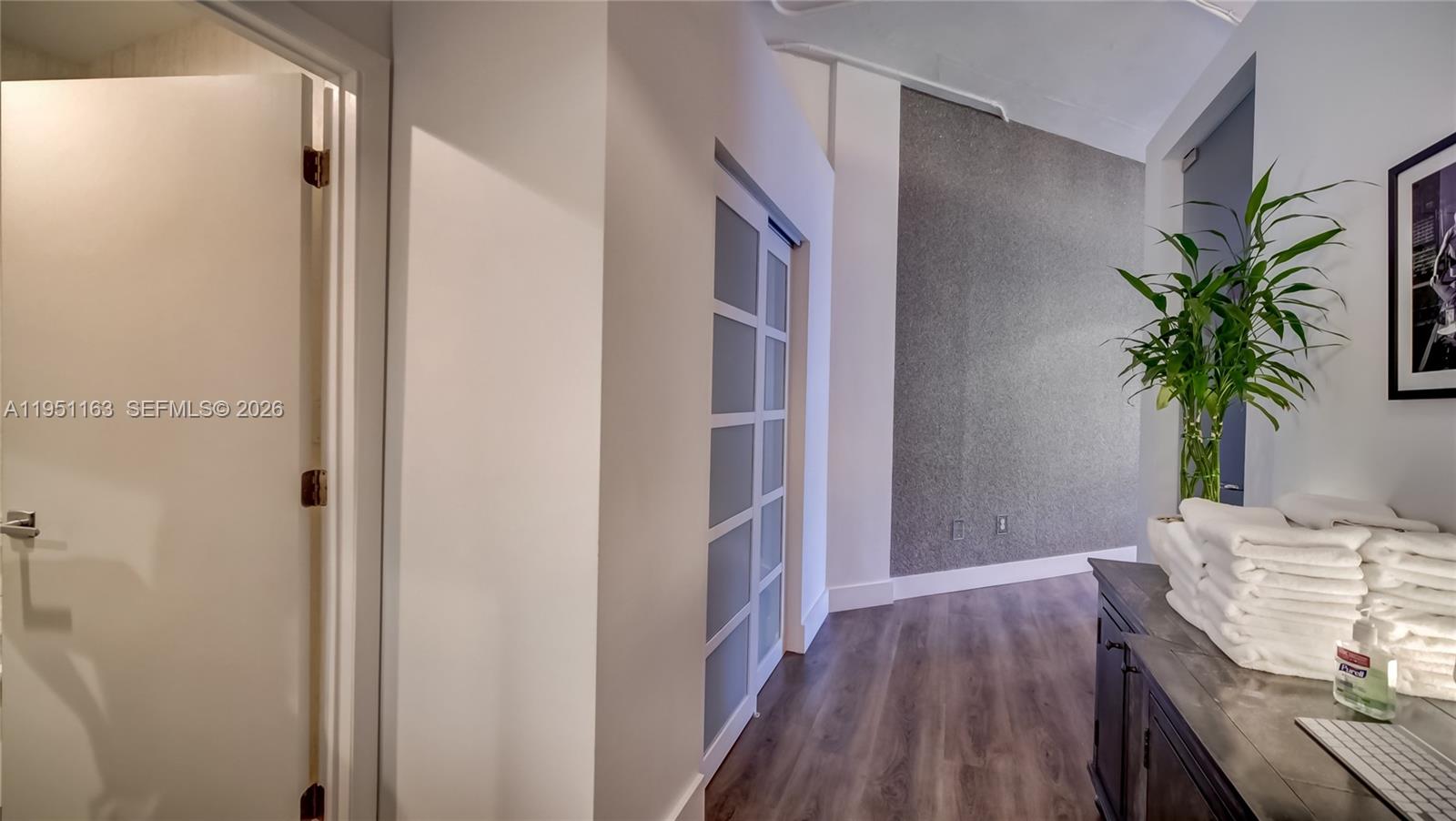 See details E18 / sq. ft. $ 2026-01-22 0 Photo