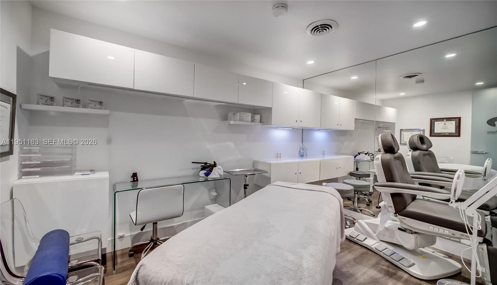 See details E18 / sq. ft. $ 2026-01-22 0 Photo