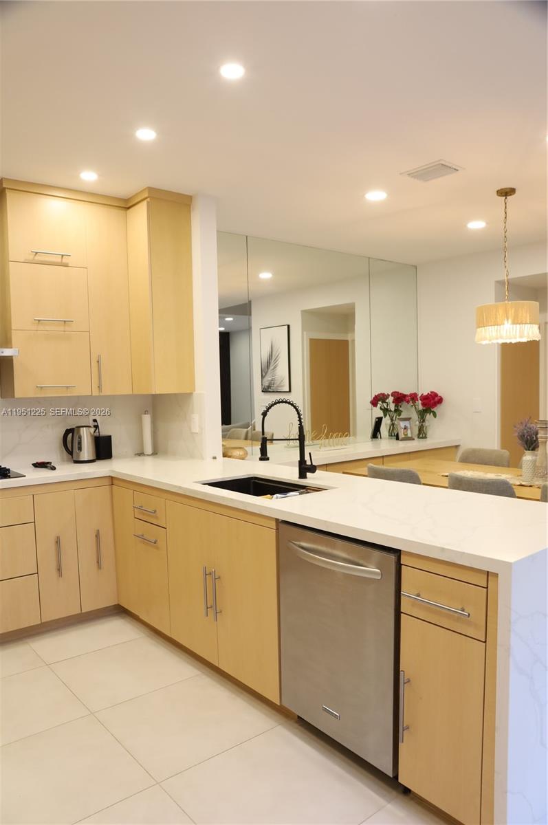 Photo of 1085 River Birch St  (1085), Hollywood, Florida, 33019 - 