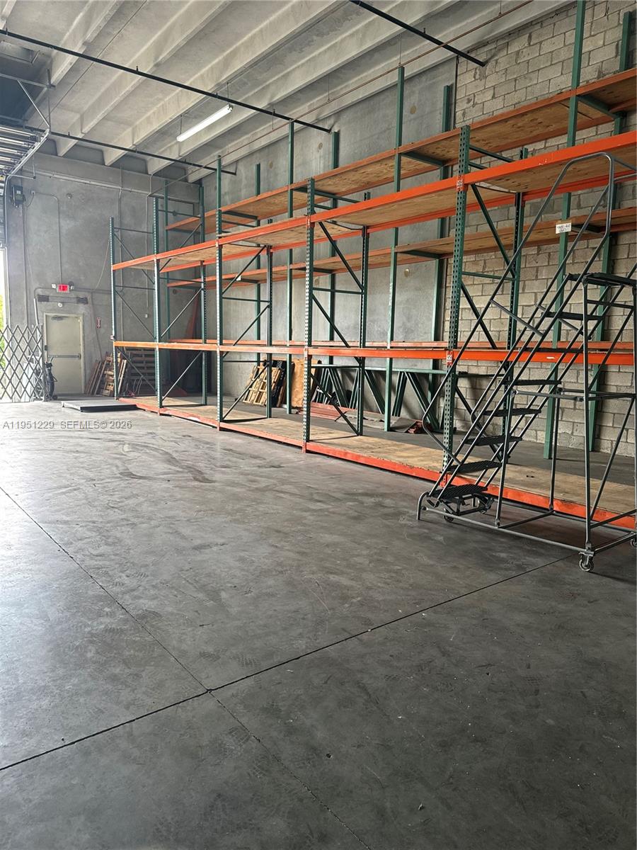 210  /   sq. ft. $ 2026-01-22 0 Photo