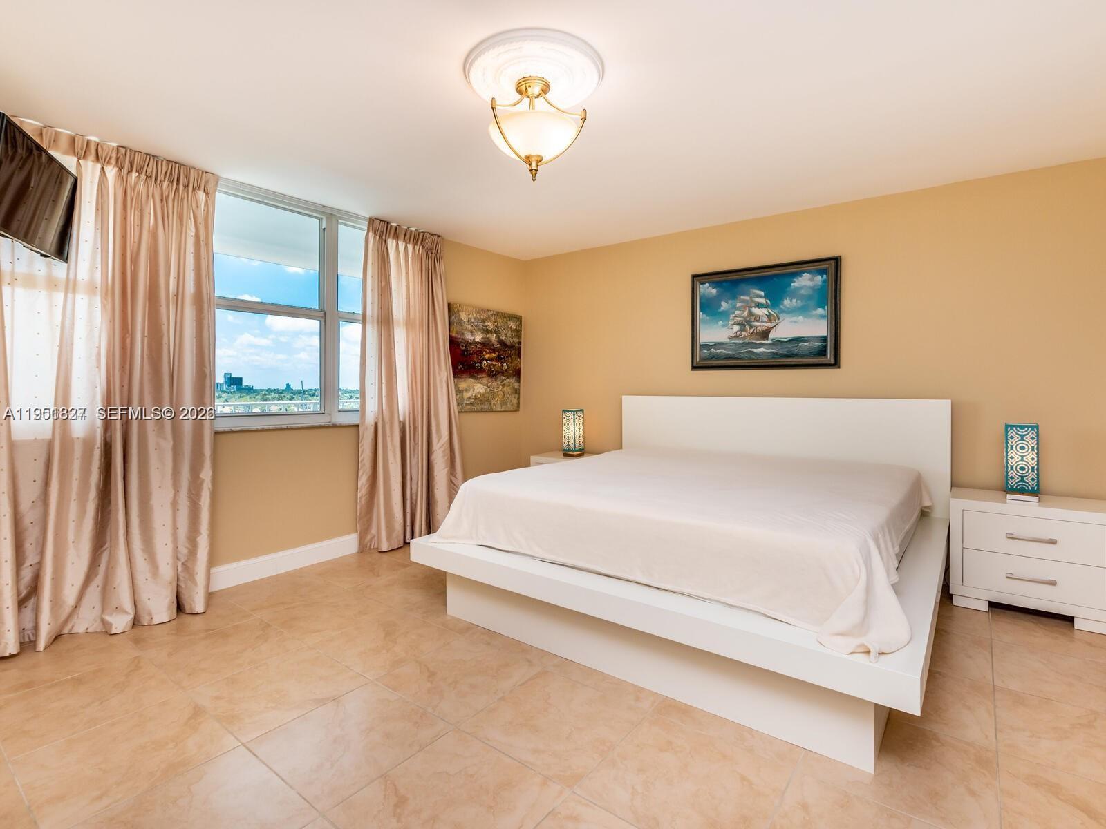 Photo of 1410 Ocean Dr  #905, Hollywood, Florida, 33019 - 