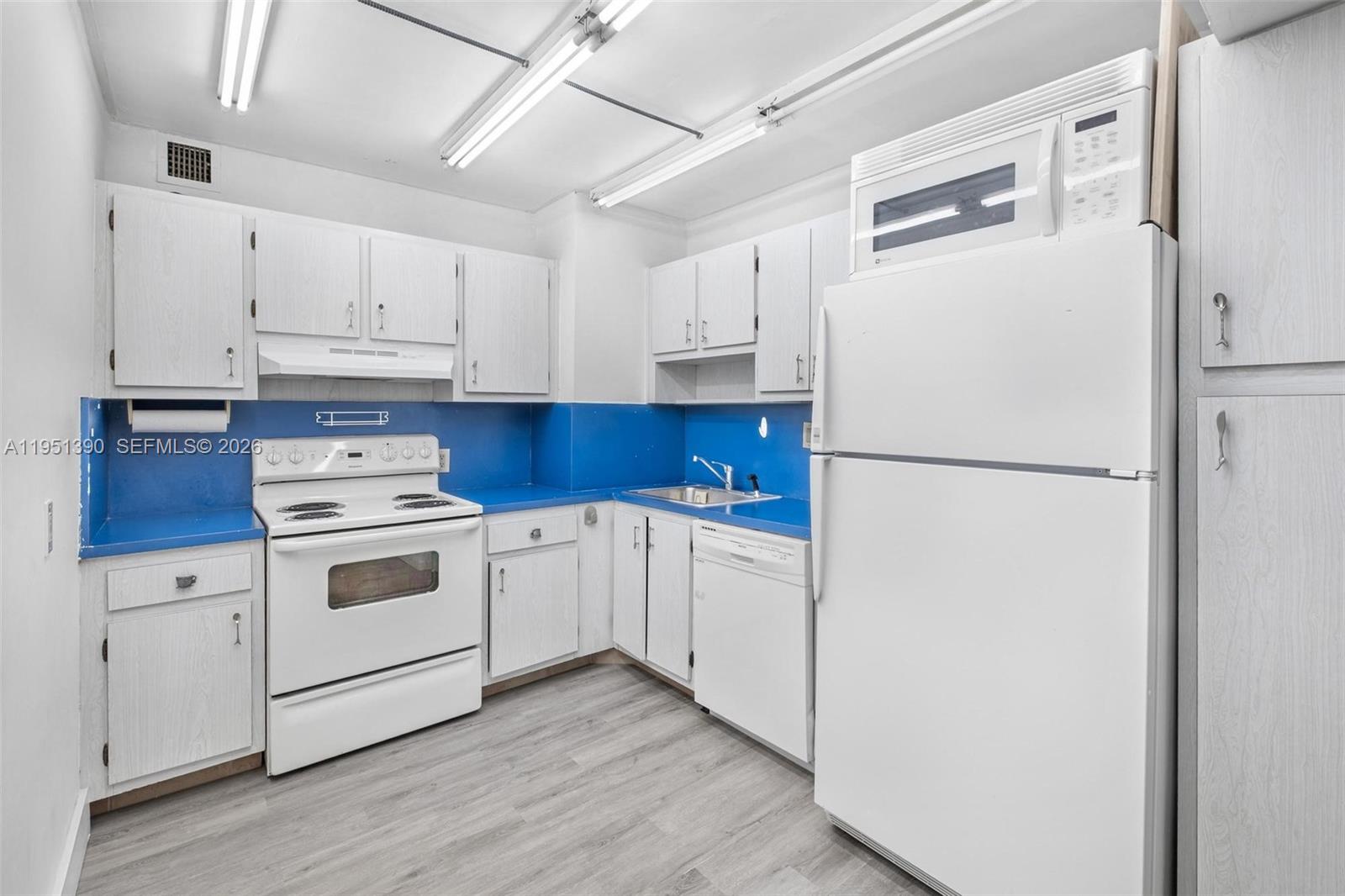 229 2 / 2 1331 sq. ft. $ 2026-01-23 0 foto