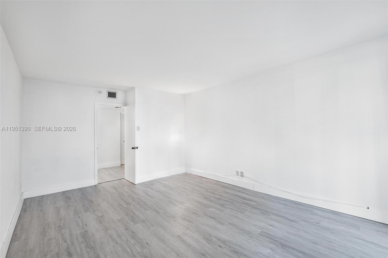 229 2 / 2 1331 sq. ft. $ 2026-01-23 0 foto