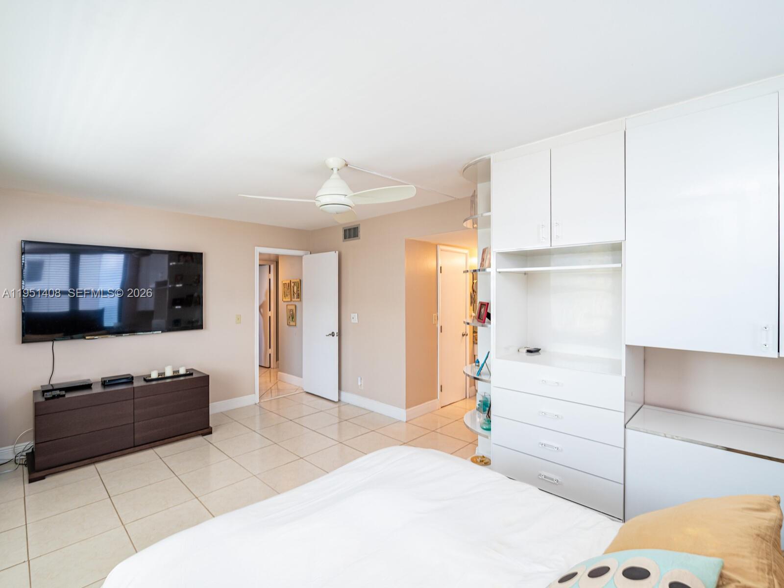 Photo of 2401 Ocean Dr  #1201, Hollywood, Florida, 33019 - 