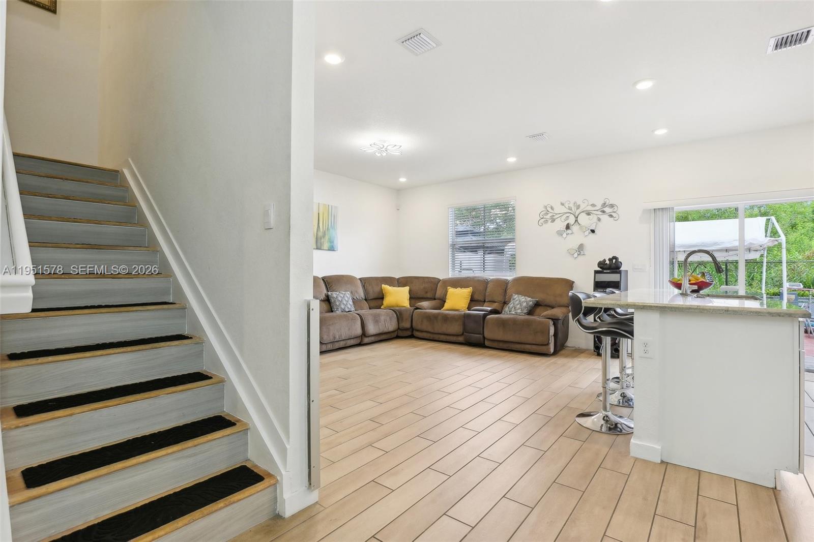 754 3 / 3 1712 sq. ft. $ 2026-01-23 0 Photo