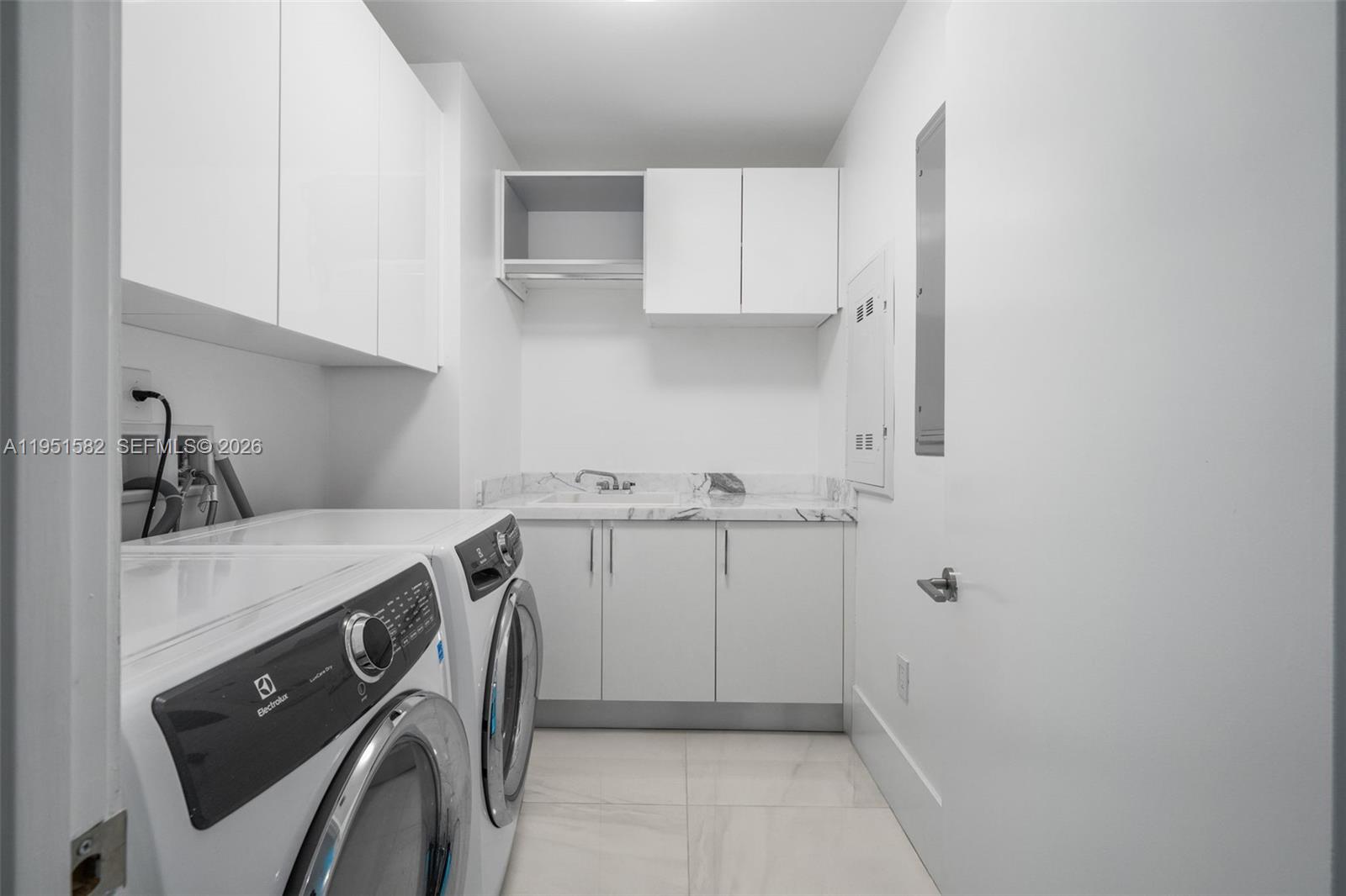 5-LPH04 4 / 5 3877 sq. ft. $ 2026-01-23 0 Photo