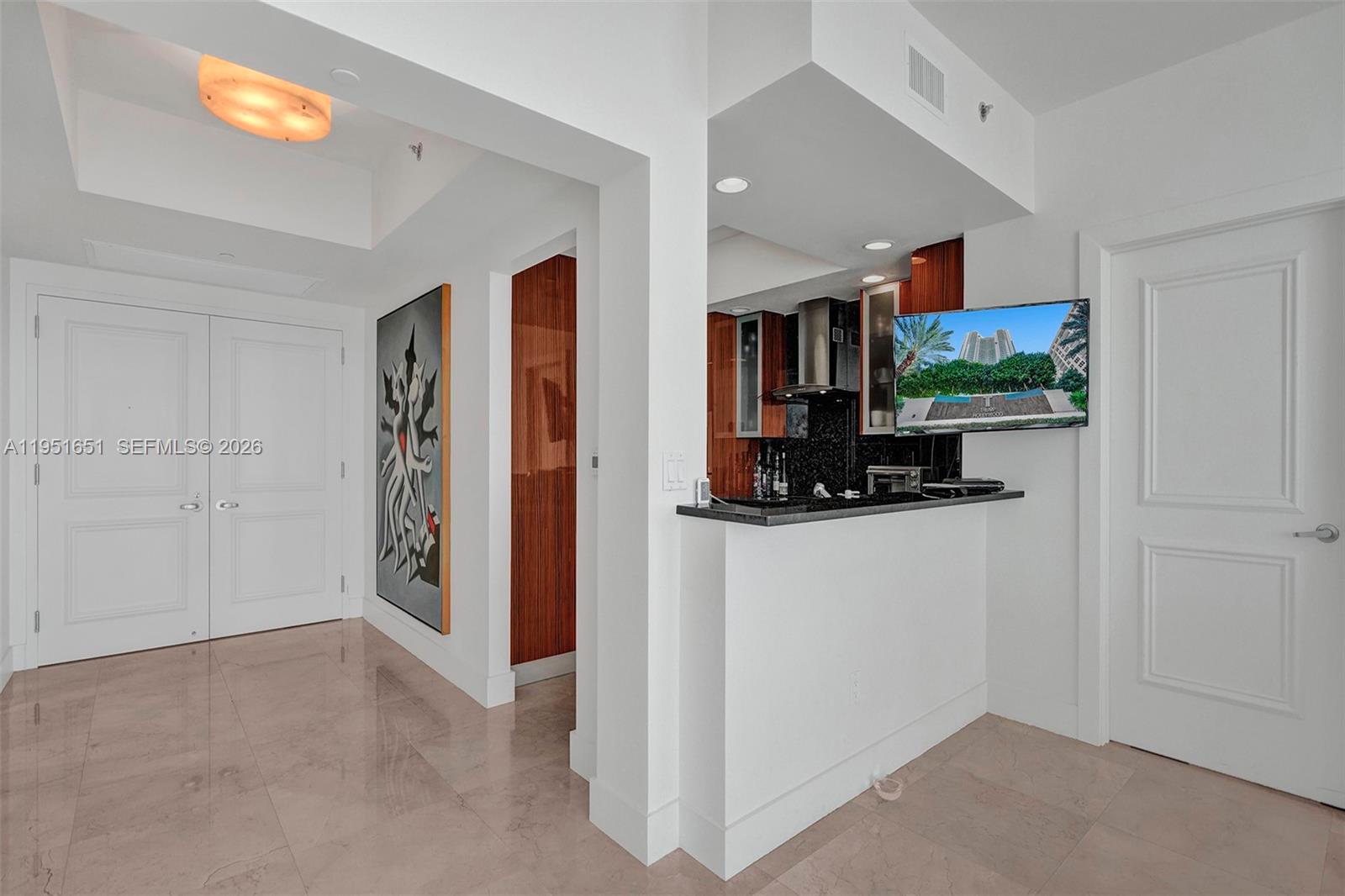 Photo of 2711 Ocean Dr #2306, Hollywood, Florida, 33019 -