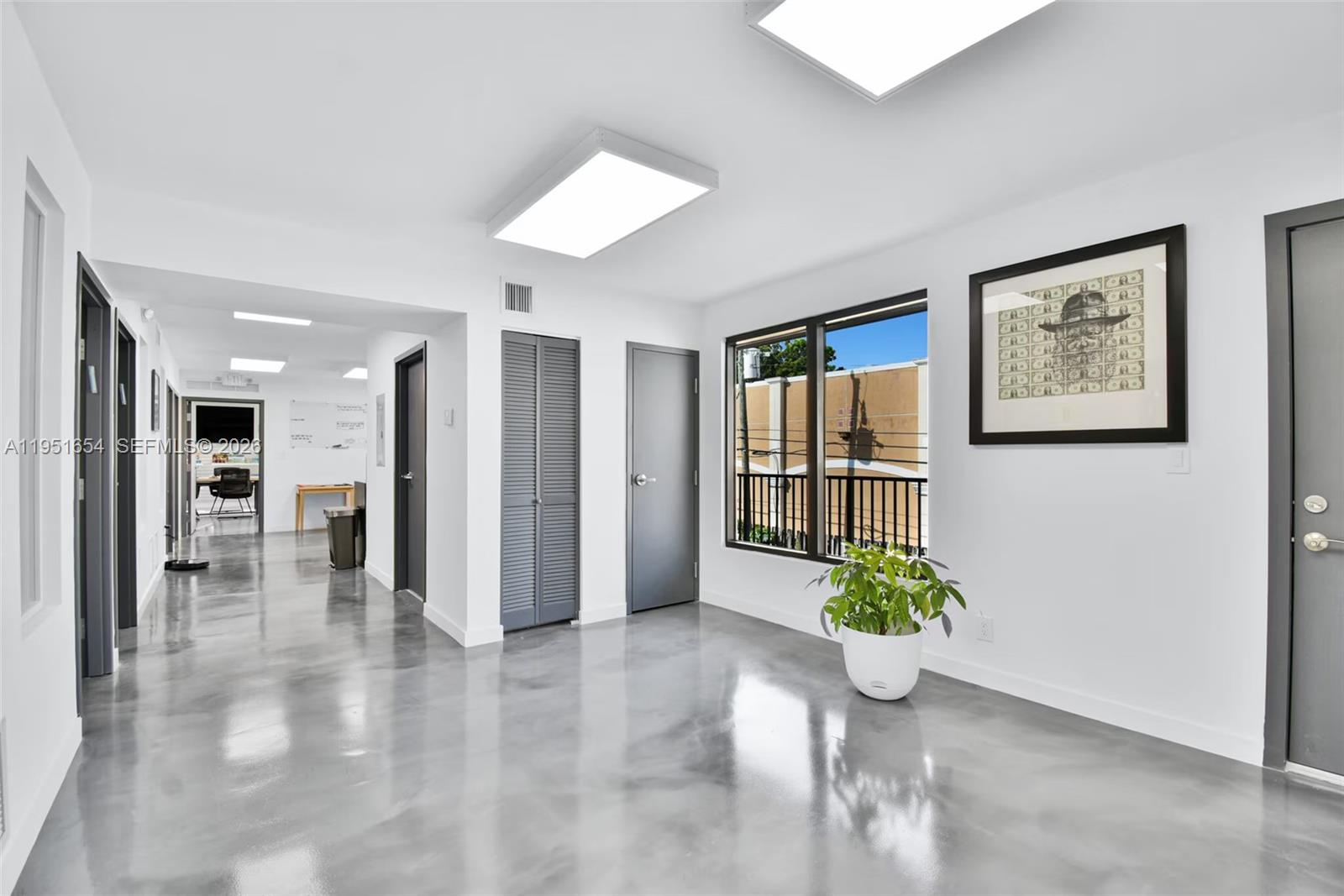   /   sq. ft. $ 2026-01-23 0 foto