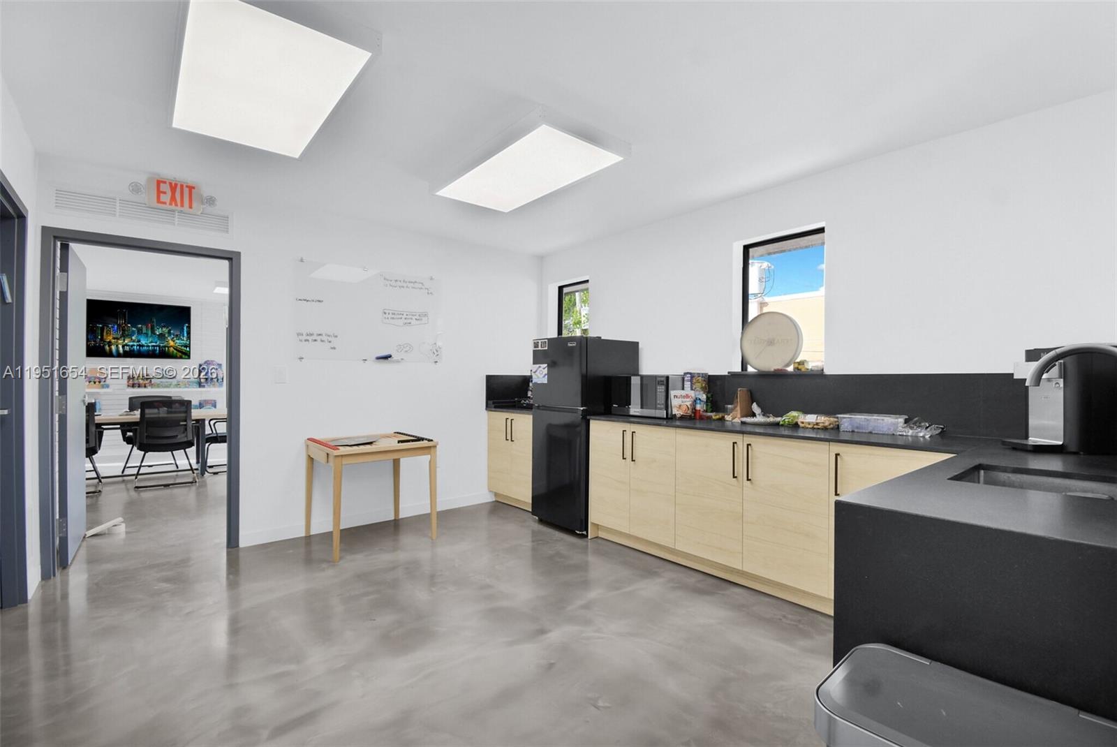   /   sq. ft. $ 2026-01-23 0 foto