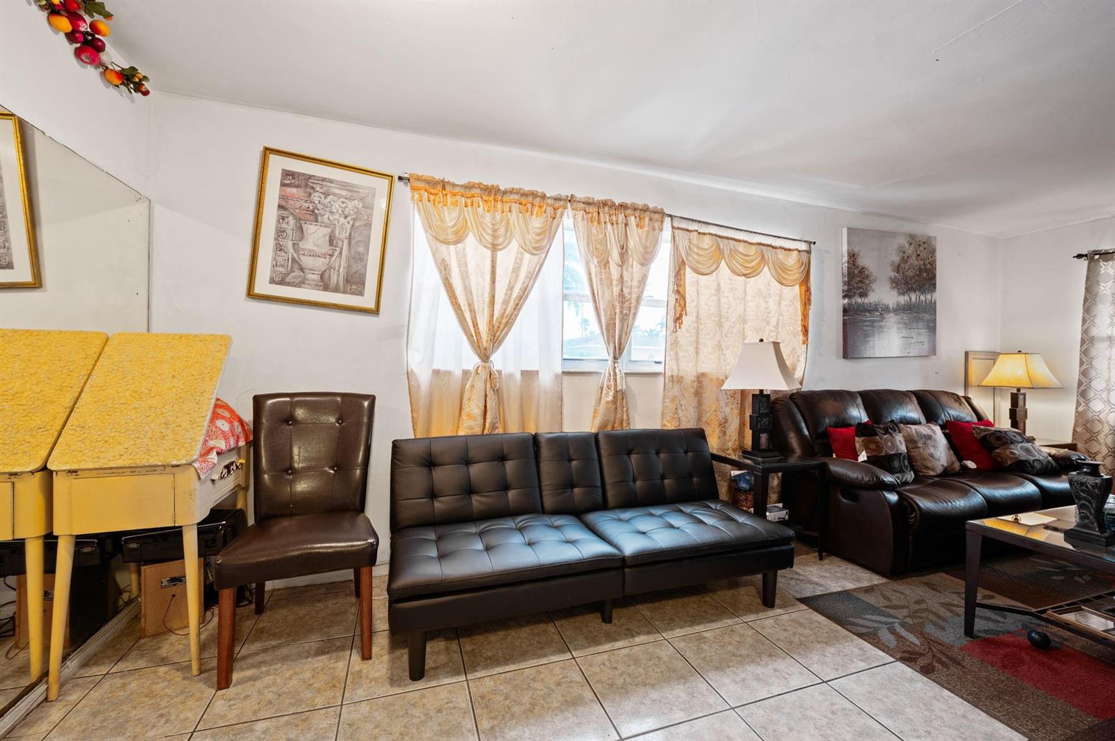 Ver detalles / 0 3441 sq. ft. $ 2026-05-27 0 foto
