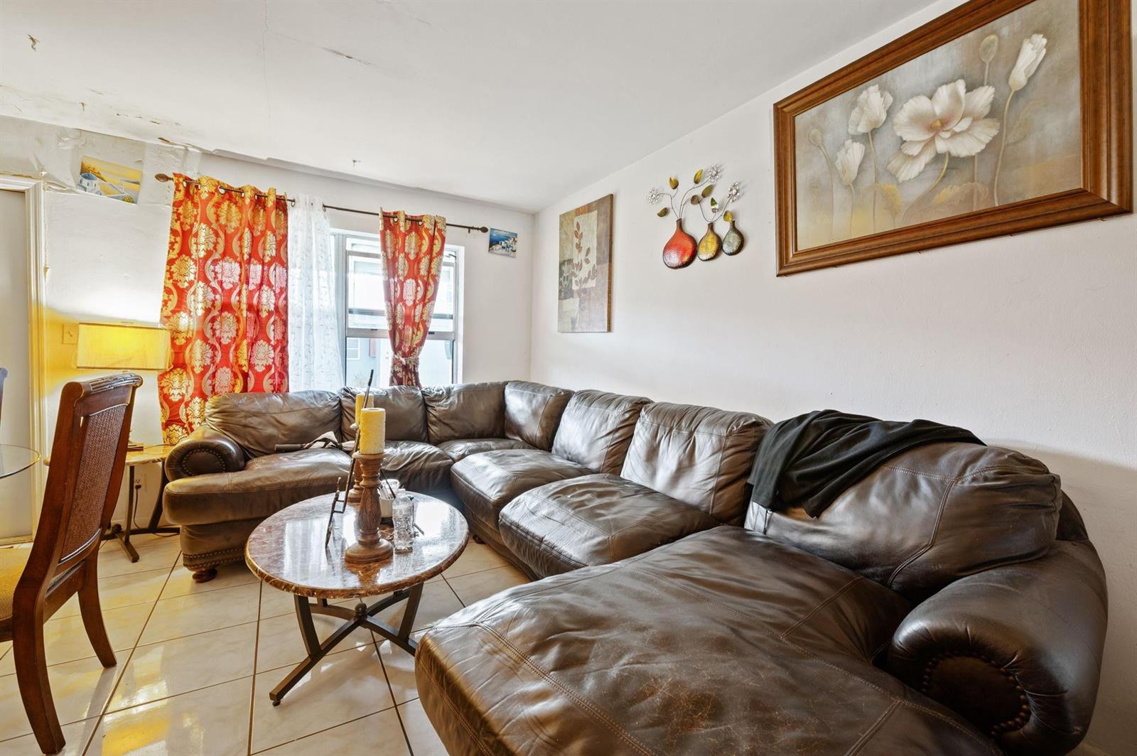 Ver detalles / 0 3441 sq. ft. $ 2026-05-27 0 foto