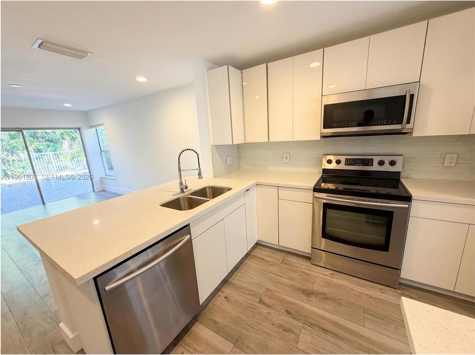 Photo of 1145 Lake St  (1145), Hollywood, Florida, 33019 - 