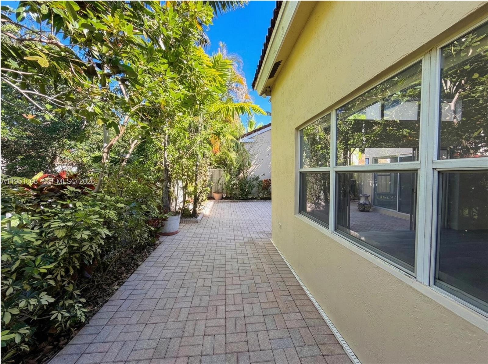 Photo of 1145 Lake St  (1145), Hollywood, Florida, 33019 - 