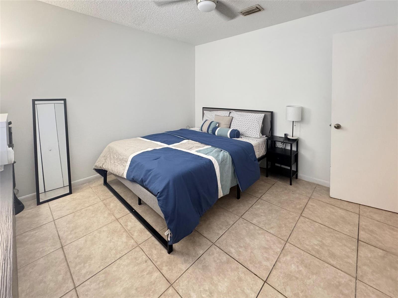   / 0 1982 sq. ft. $ 2026-05-06 0 foto
