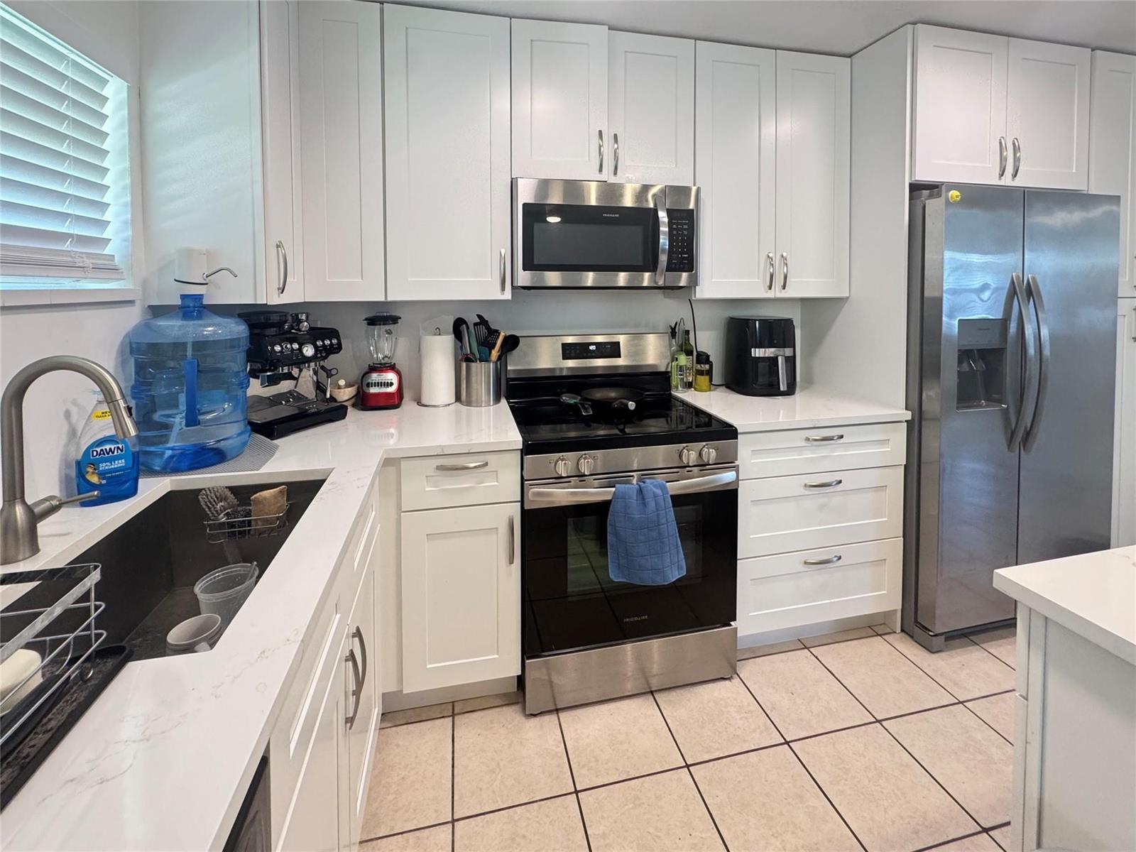   / 0 1982 sq. ft. $ 2026-05-06 0 foto