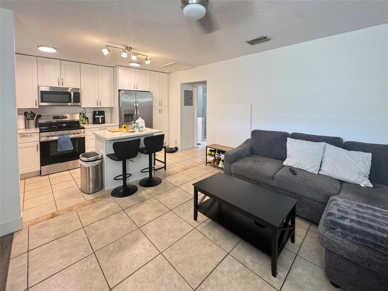   / 0 1982 sq. ft. $ 2026-05-06 0 foto