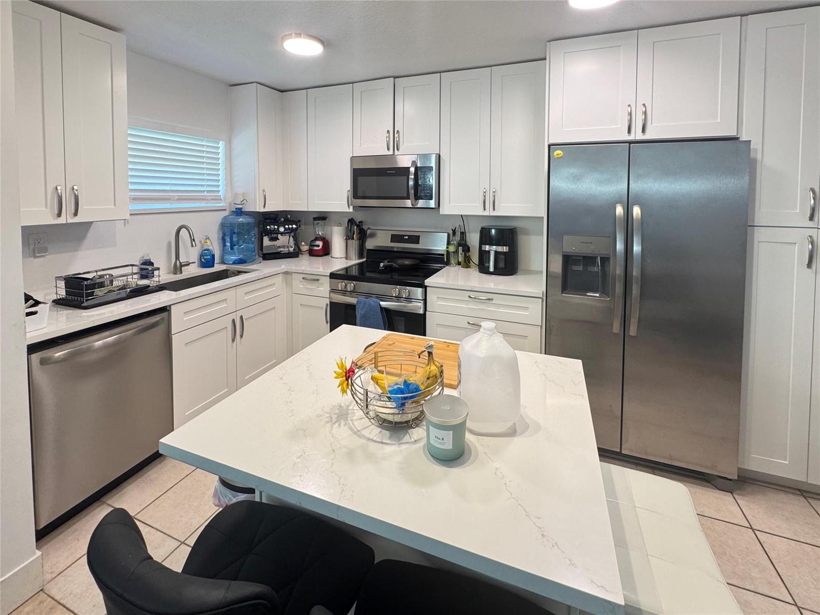  / 0 1982 sq. ft. $ 2026-05-06 0 foto