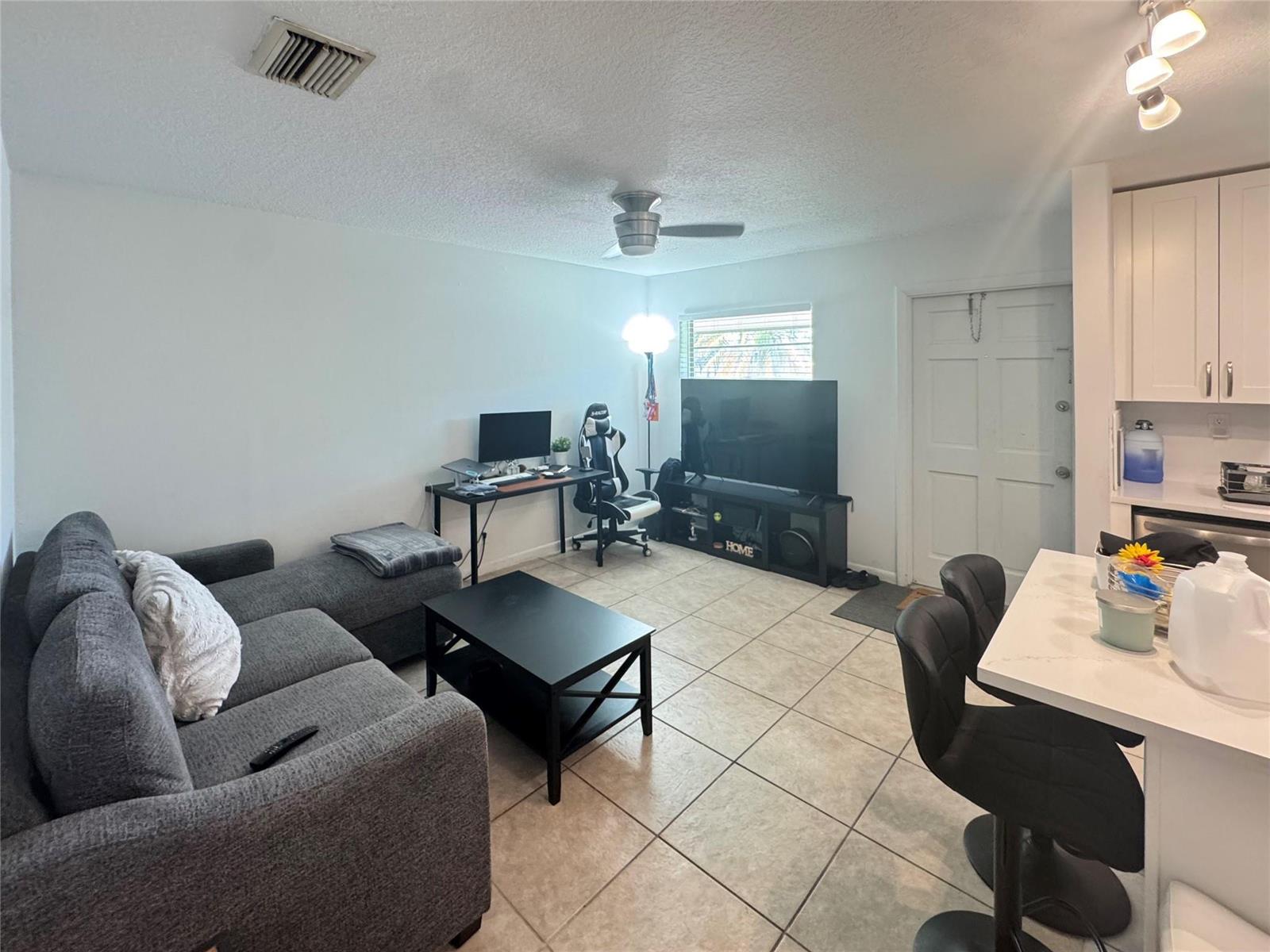   / 0 1982 sq. ft. $ 2026-05-06 0 foto