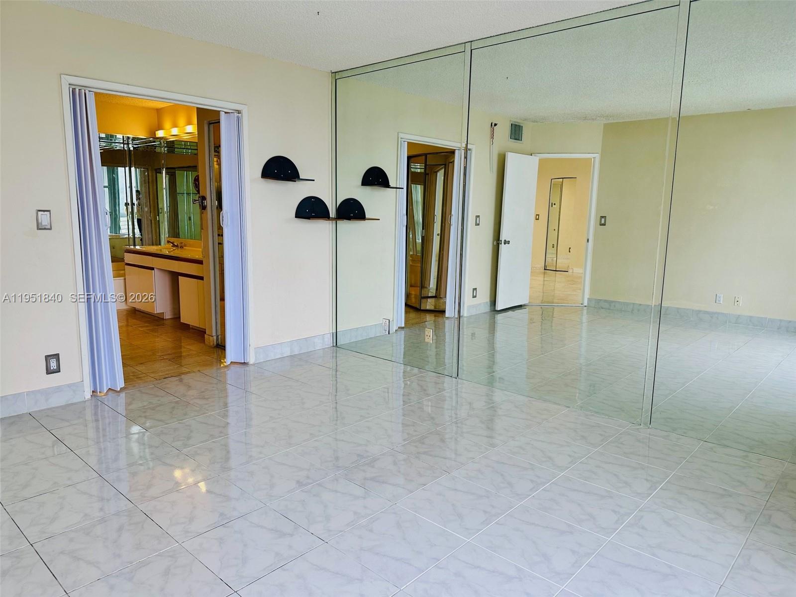 Photo of 3600 Mystic Pointe Dr #1117, Aventura, Florida, 33180 -