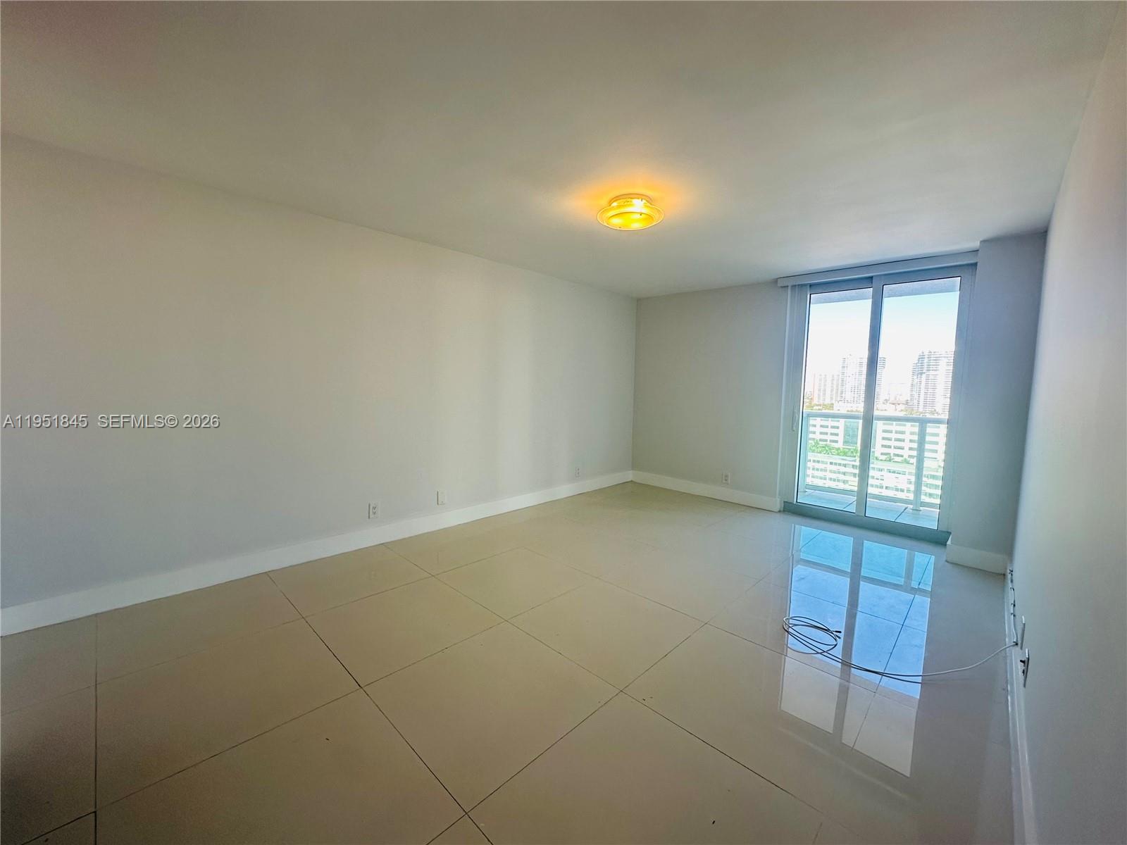 Подробнее 1528 2 / 2 1521 кв.футов $ 2026-01-26 0 Фото