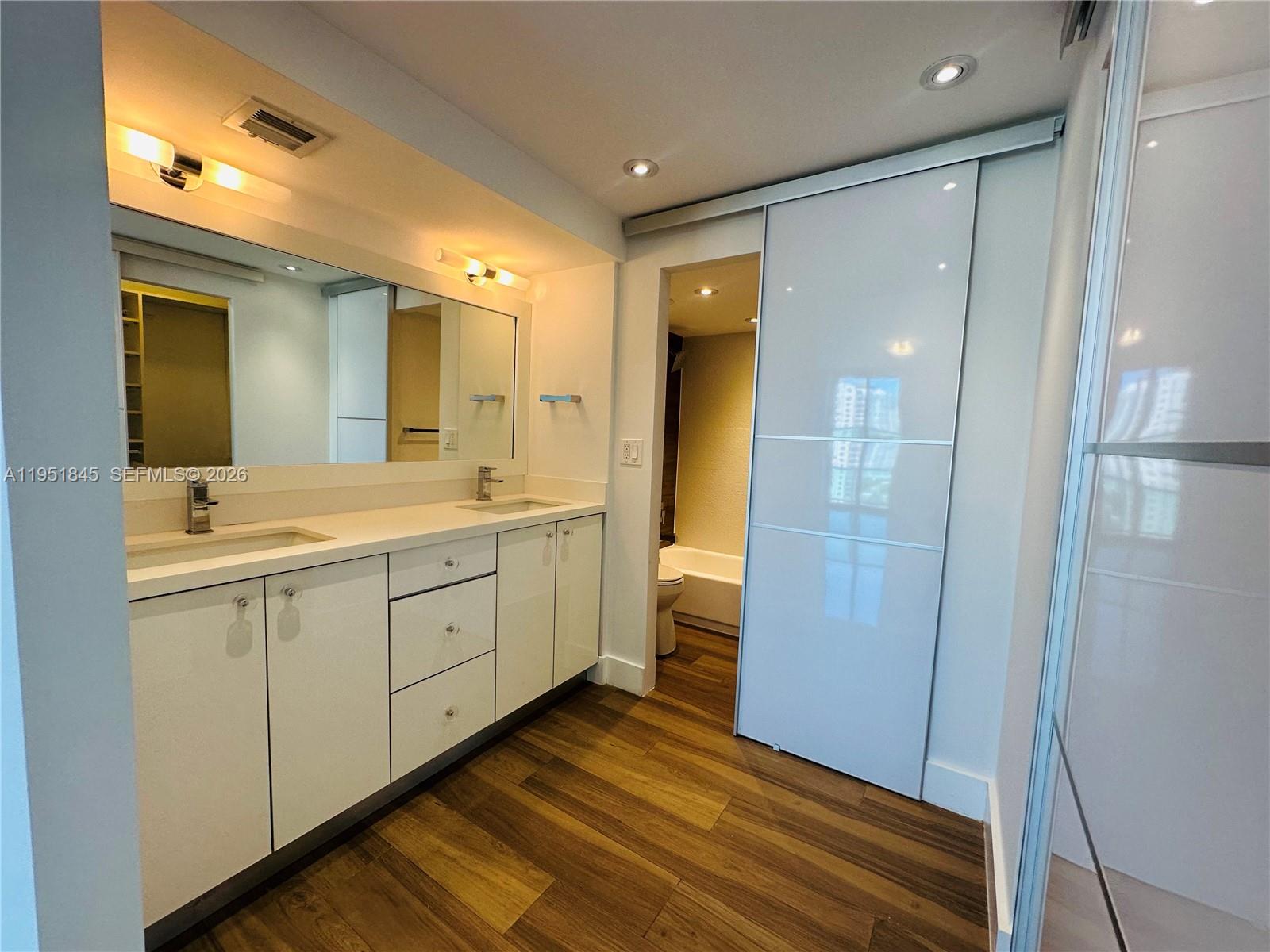 Подробнее 1528 2 / 2 1521 кв.футов $ 2026-01-26 0 Фото