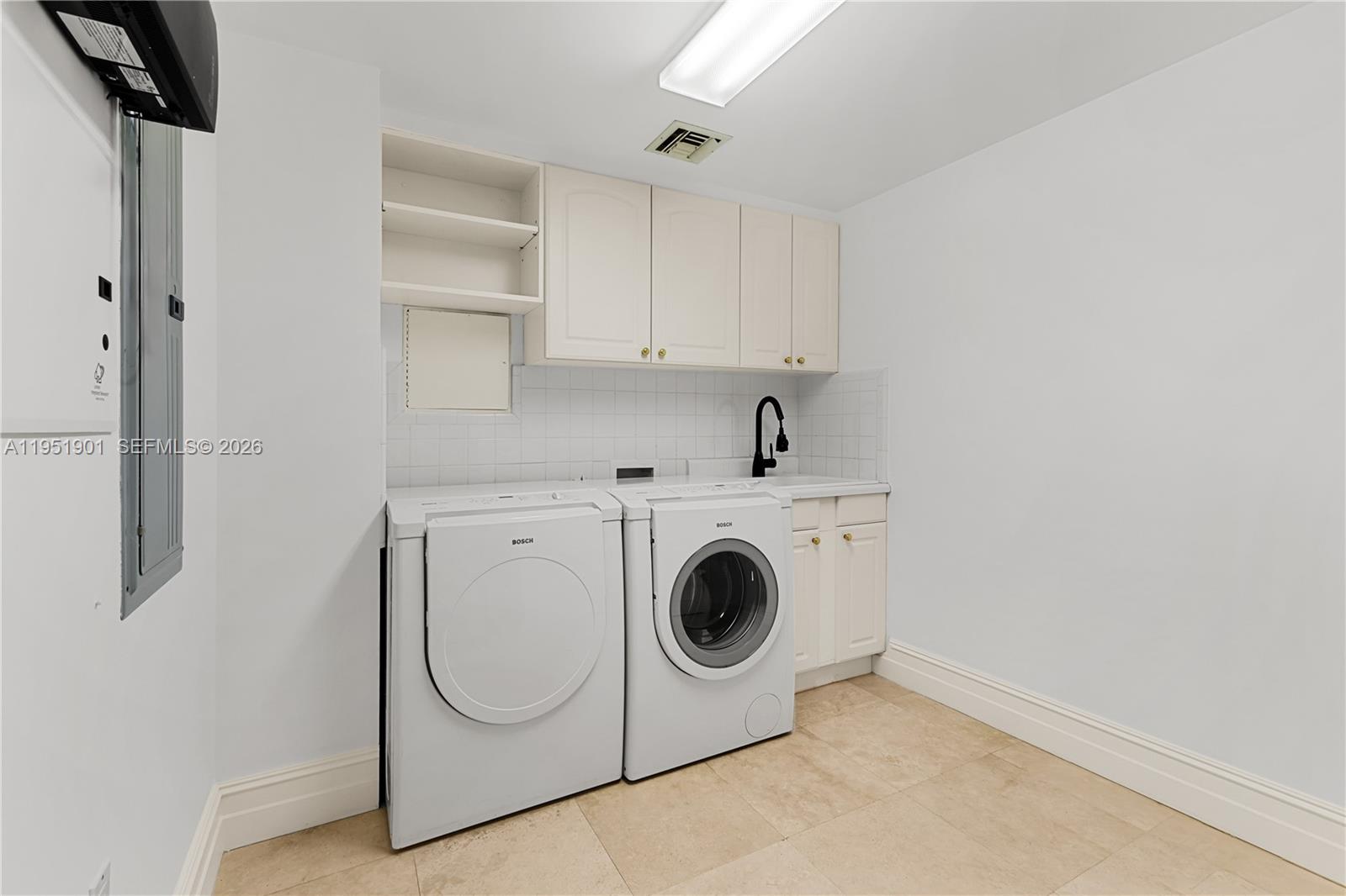 Photo of 20201 Country Club Dr  #608, Aventura, Florida, 33180 - 