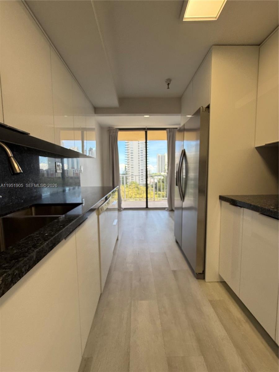 See details 714 1 / 2 896 sq. ft. $ 2026-01-23 0 Photo