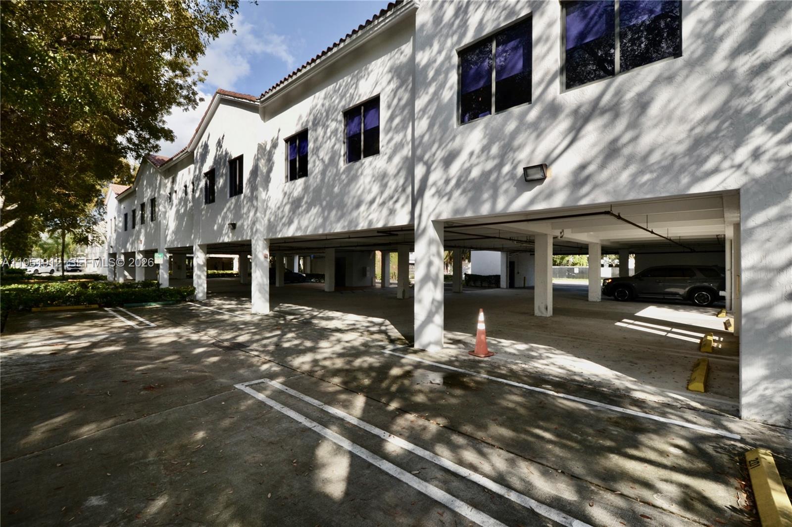 B  /   кв.футов $ 2026-01-23 0 Фото