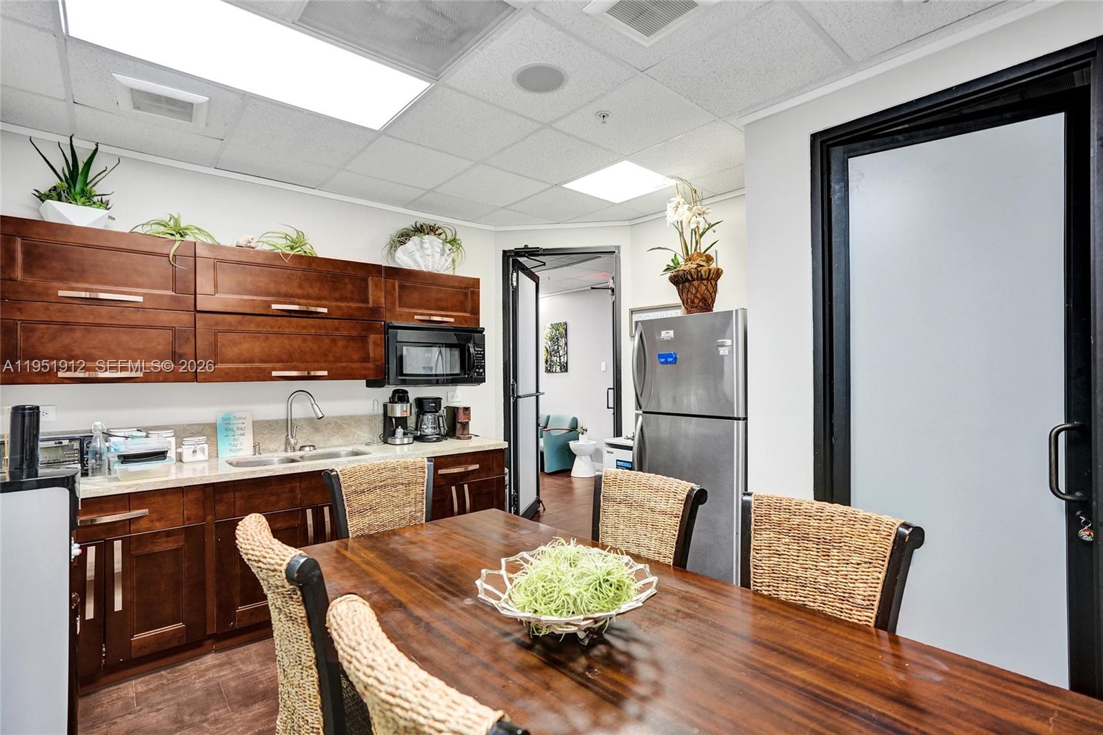 B  /   sq. ft. $ 2026-01-23 0 foto