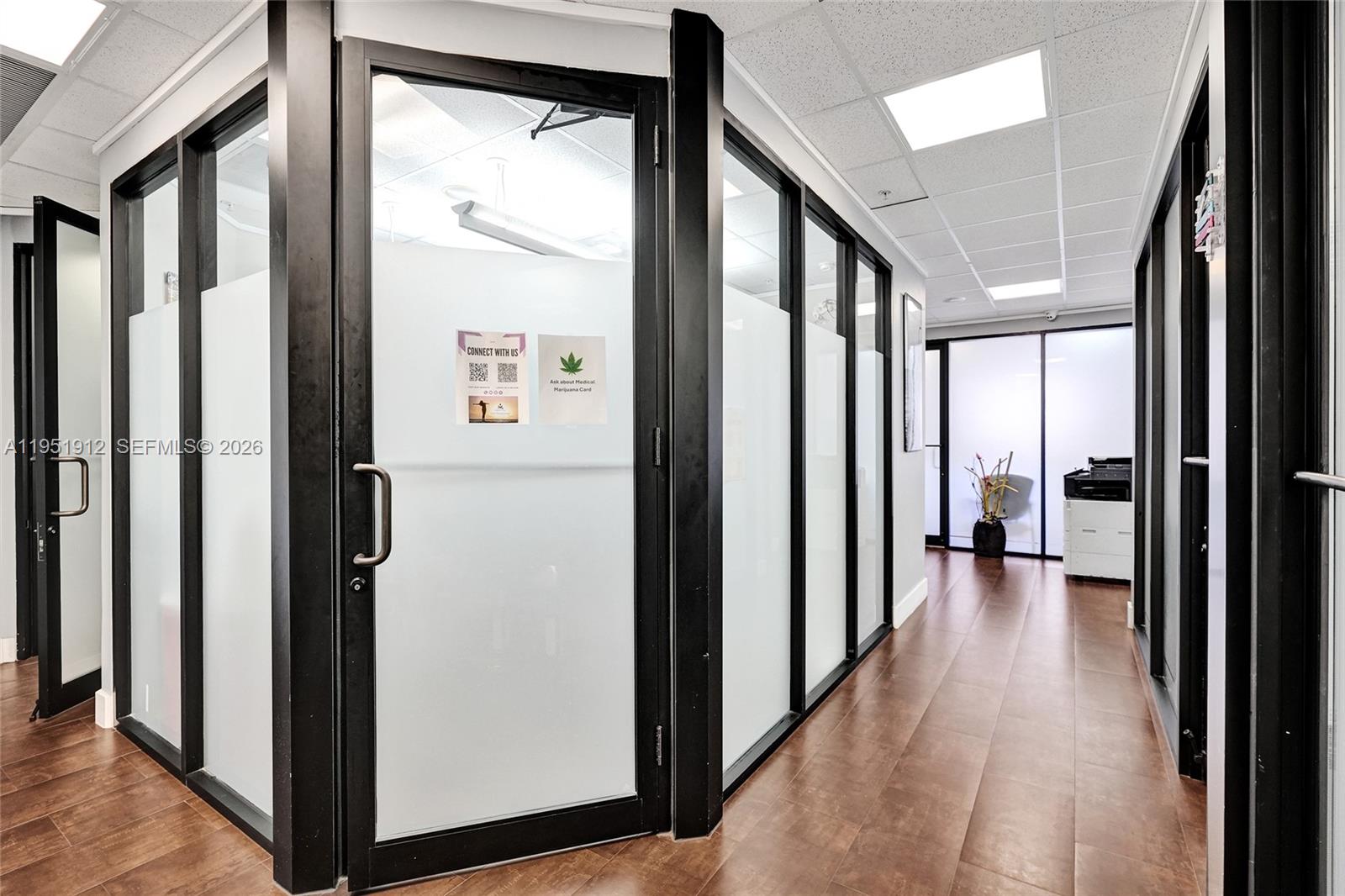 B  /   sq. ft. $ 2026-01-23 0 foto