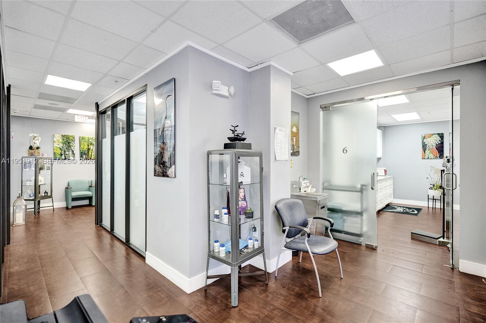 B  /   sq. ft. $ 2026-01-23 0 foto