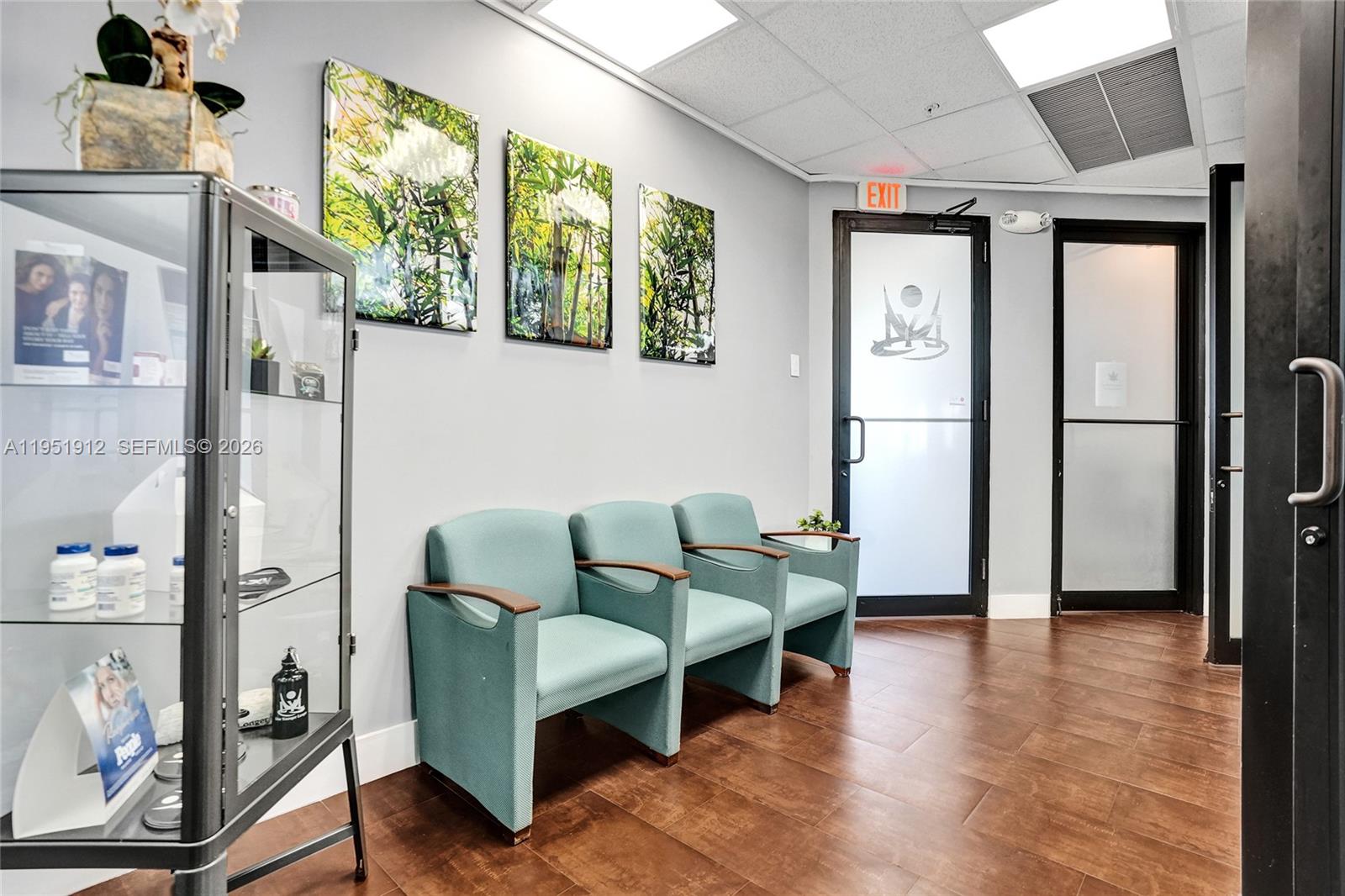 B  /   sq. ft. $ 2026-01-23 0 foto