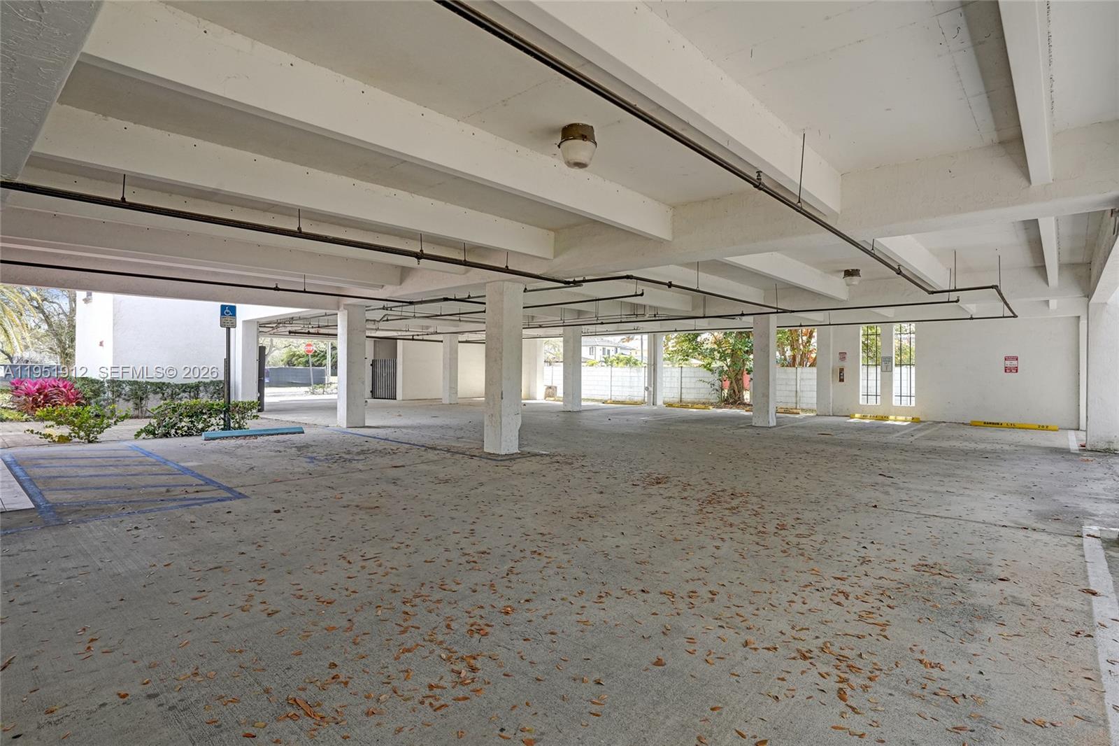 B  /   sq. ft. $ 2026-01-23 0 foto