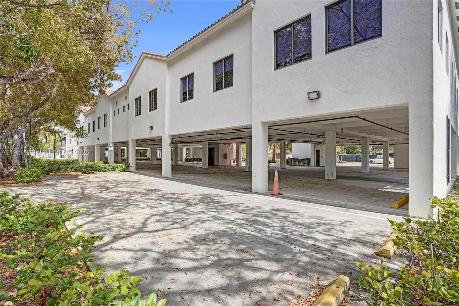 B  /   sq. ft. $ 2026-01-23 0 foto