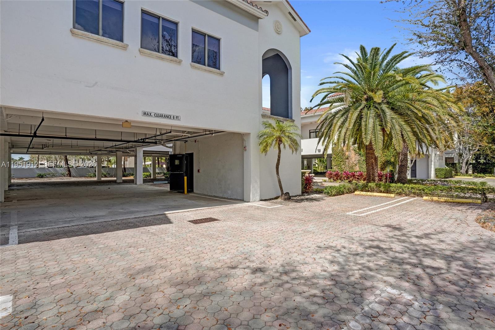 B  /   sq. ft. $ 2026-01-23 0 foto