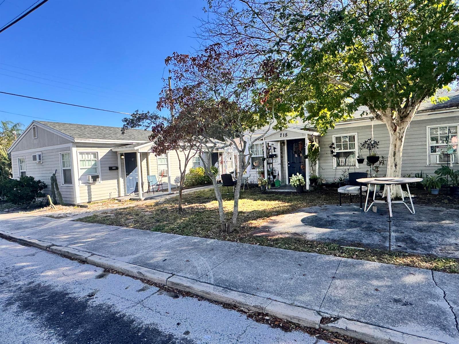   / 4 1600 sq. ft. $ 2026-06-09 0 foto