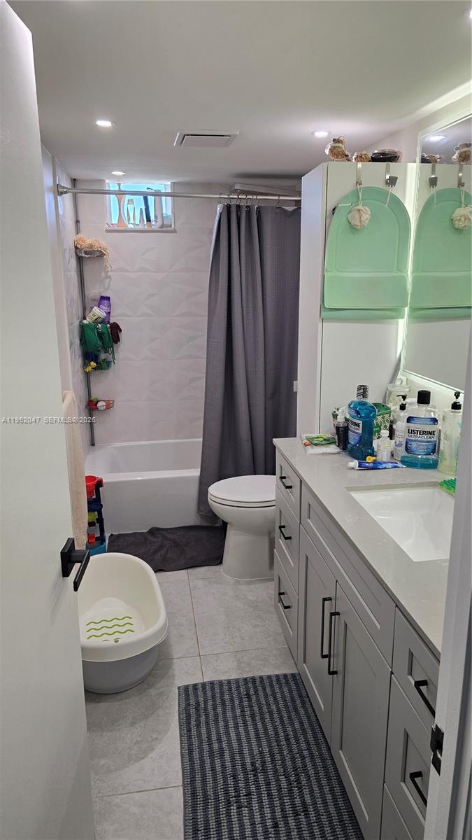 Photo of 2500 Parkview Dr  #2312, Hallandale Beach, Florida, 33009 - 