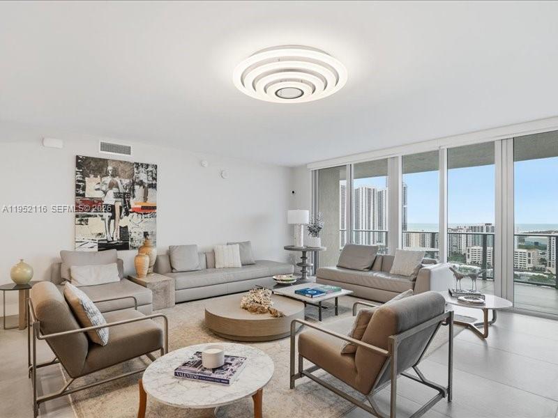 5-2404 4 / 5 3084 sq. ft. $ 2026-01-24 0 Photo