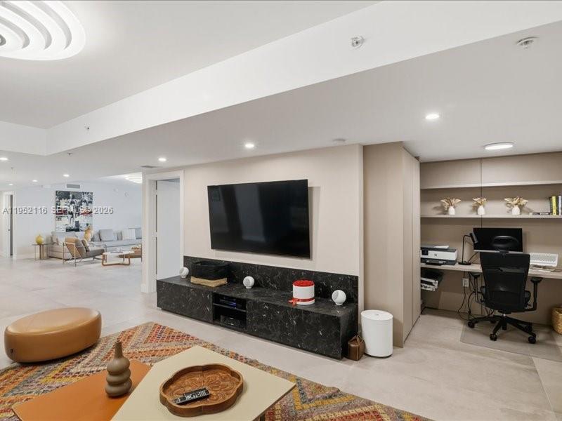 5-2404 4 / 5 3084 sq. ft. $ 2026-01-24 0 Photo