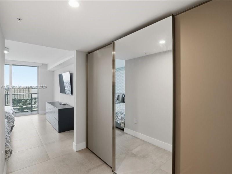 5-2404 4 / 5 3084 sq. ft. $ 2026-01-24 0 Photo