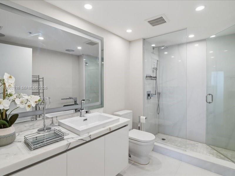 5-2404 4 / 5 3084 sq. ft. $ 2026-01-24 0 Photo