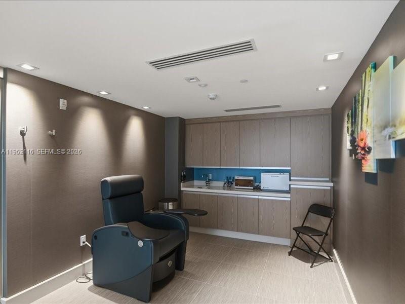 5-2404 4 / 5 3084 sq. ft. $ 2026-01-24 0 Photo