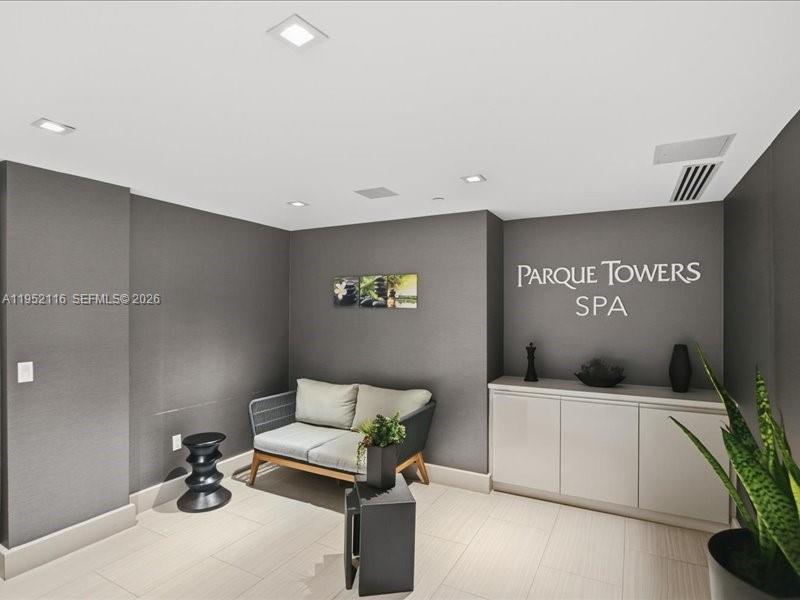 5-2404 4 / 5 3084 sq. ft. $ 2026-01-24 0 Photo