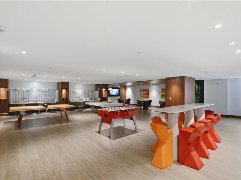 5-2404 4 / 5 3084 sq. ft. $ 2026-01-24 0 Photo