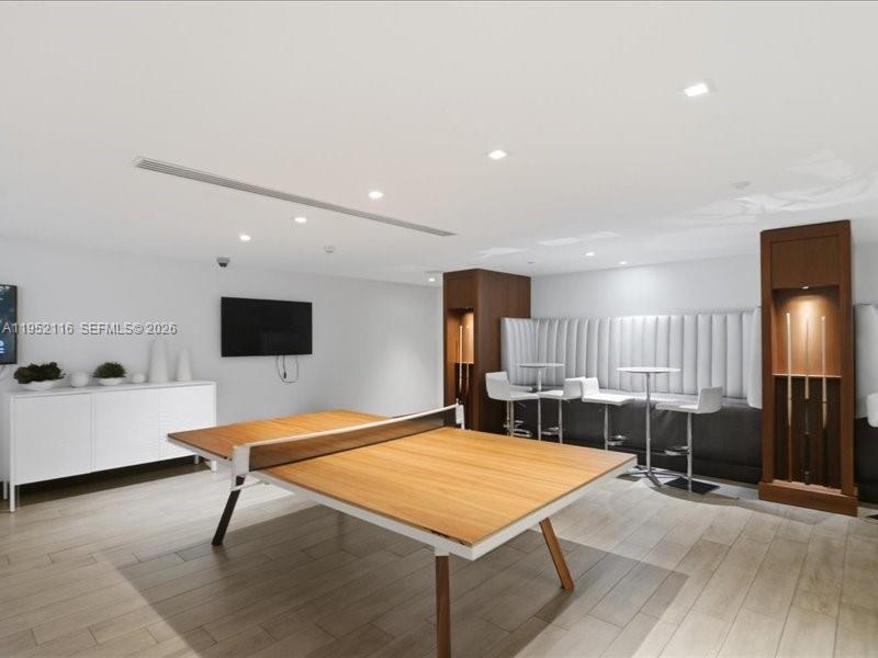 5-2404 4 / 5 3084 sq. ft. $ 2026-01-24 0 Photo