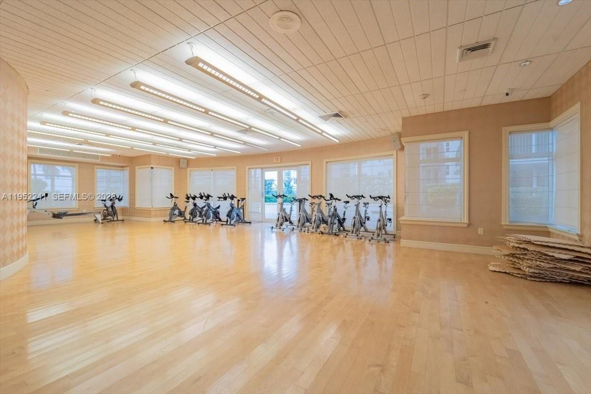 Photo of 20000 Country Club Dr #409, Aventura, Florida, 33180 -