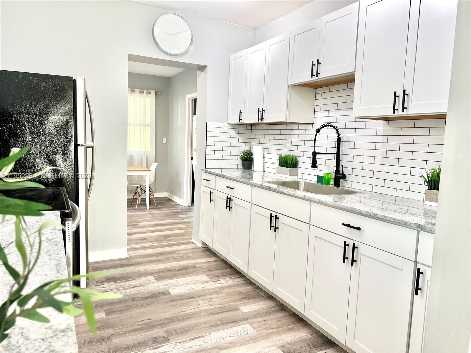 Ver detalles 436 3 / 2 1036 sq. ft. $ 2026-05-06 0 foto