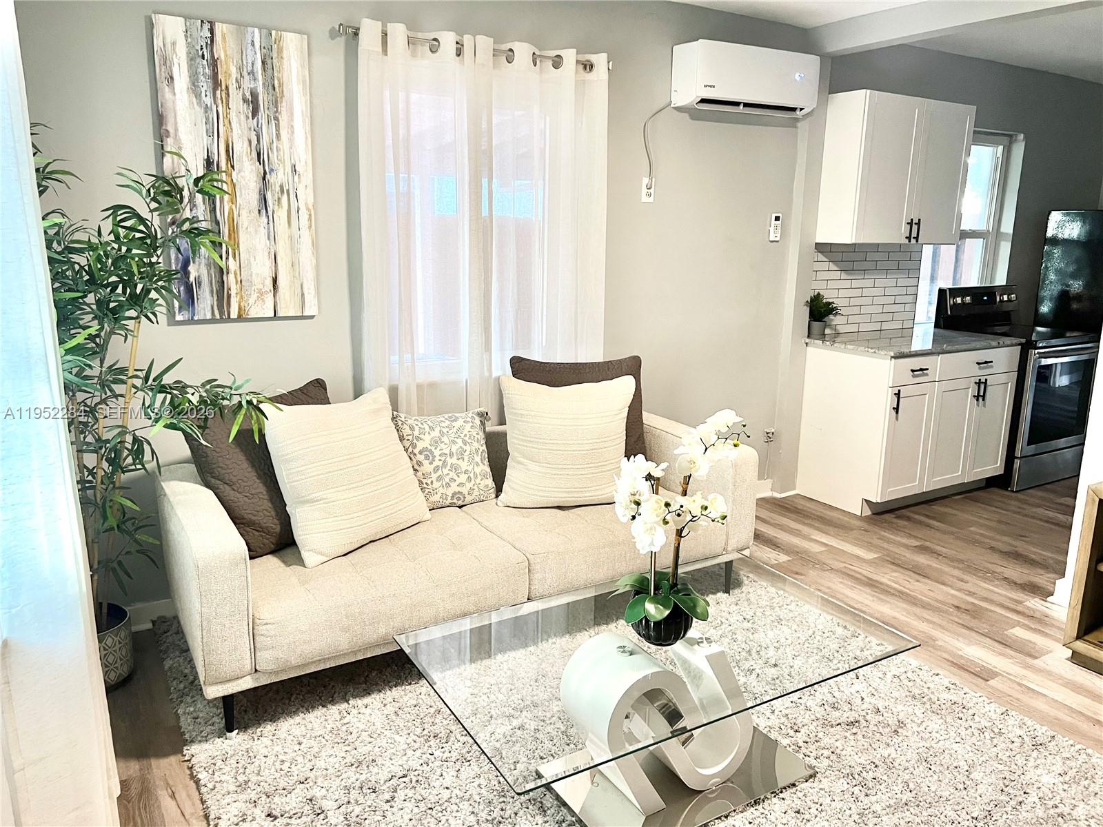 Ver detalles 436 3 / 2 1036 sq. ft. $ 2026-05-06 0 foto